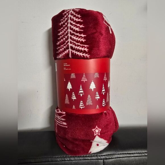 Nwt Christmas Red Merry Trees Plush Throw Blanket, 50x60 - Picture 1 of 8